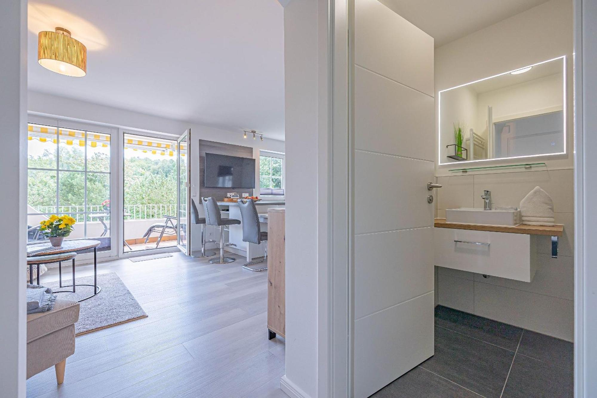 Fewo1846 - Strandresidenz Wassersleben Suedblick App 689 - Komfortables Apartment Mit Balkon Und Meerblick Харисле Екстериор снимка
